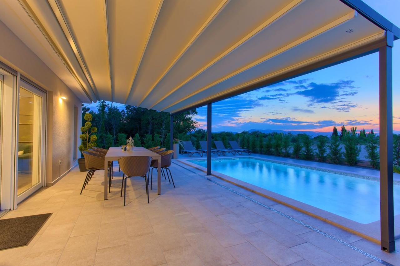 Holiday Home Elegant Vrh  Exteriér fotografie