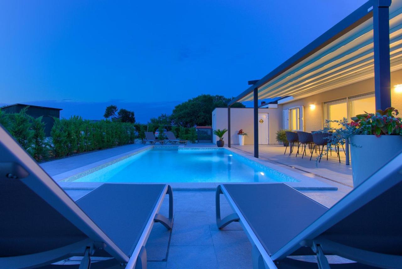 Holiday Home Elegant Vrh  Exteriér fotografie
